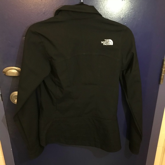 Women’s Northface Jacket - Picture 2 of 5
